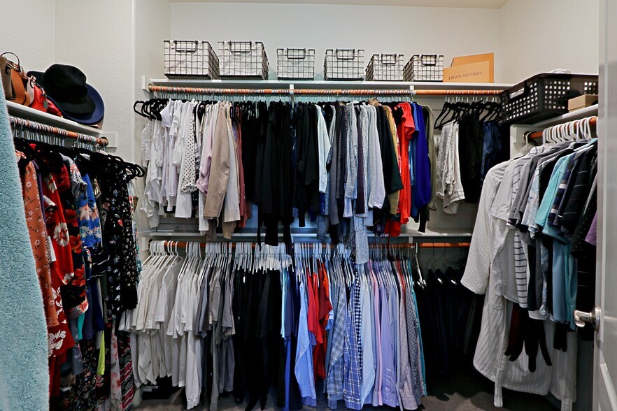 Building Photo - 7350 E Vista Bonita Dr