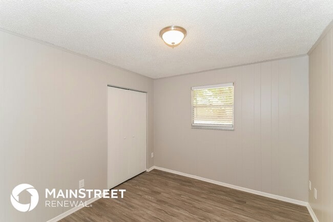 Building Photo - 3331 Lakemar Pl