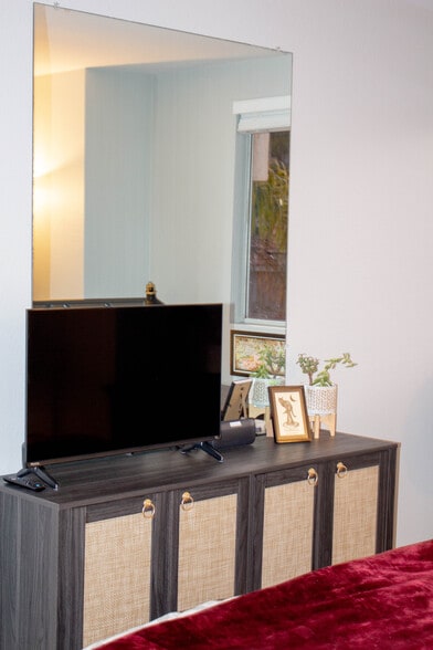 Building Photo - 1670 Pinnacle Way