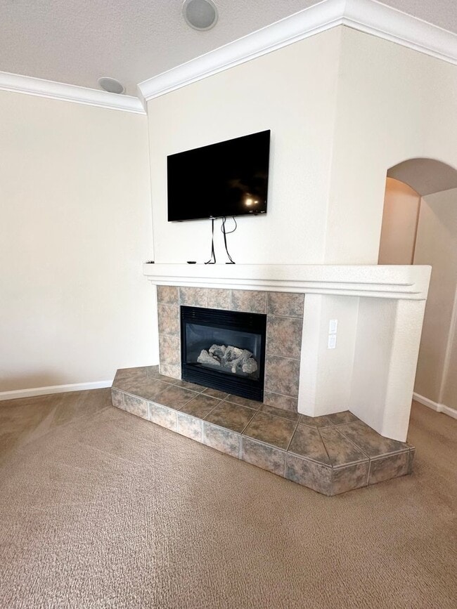 Building Photo - Fully Furnished