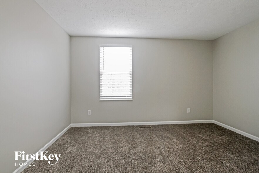 Building Photo - 6250 Twyckenham Dr