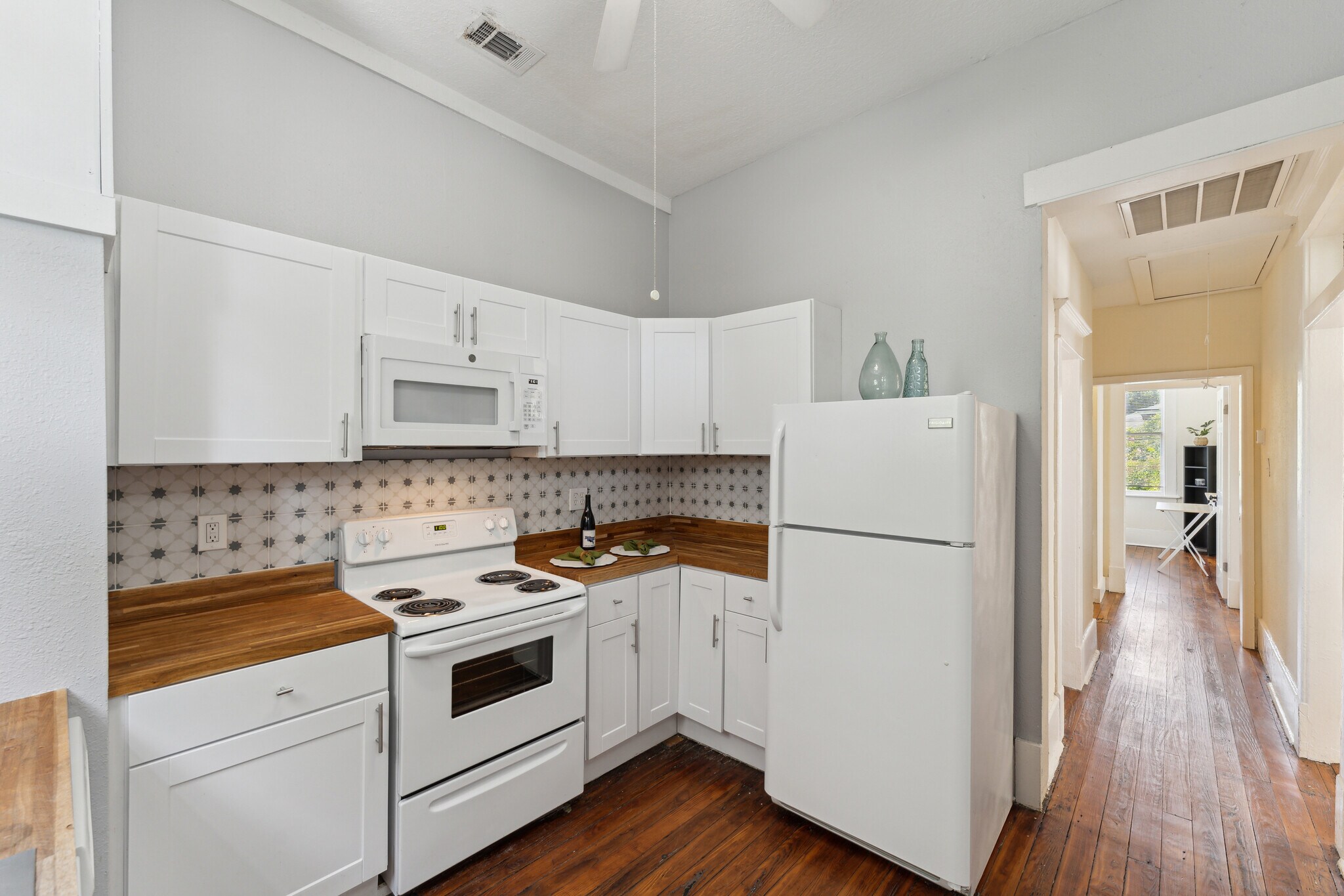 Microwave ! - 11 E 39th St