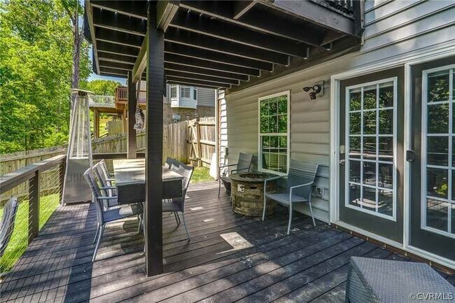 Building Photo - 441 Creekwillow Dr