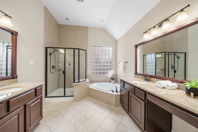 Building Photo - 34 Danby Place