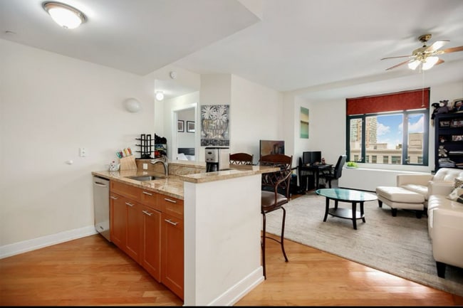 Primary Photo - 105 Greene St