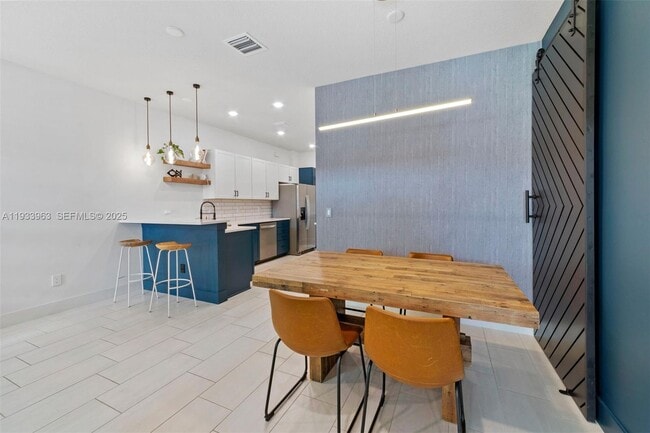 Building Photo - 5180 Eucalyptus Dr