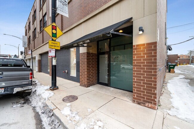 Building Photo - 1600 N Halsted St