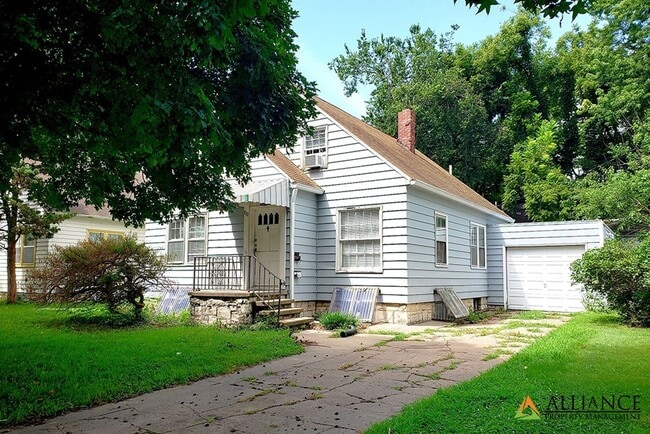 Building Photo - 819 N. Eighth St