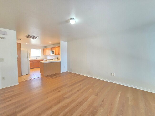 Building Photo - 9300 Holly Ave