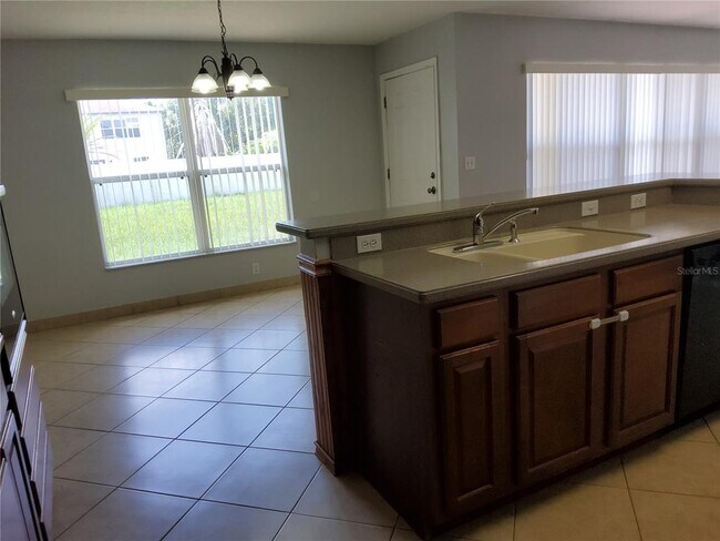Building Photo - 3055 Anquilla Ave