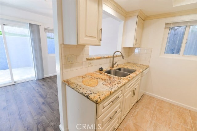 Building Photo - 257 Avenida Victoria