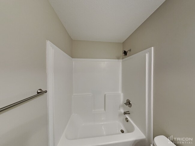 Building Photo - 633 Battery Ct