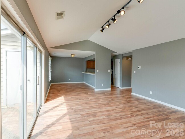 Building Photo - 766 Marsh Rd