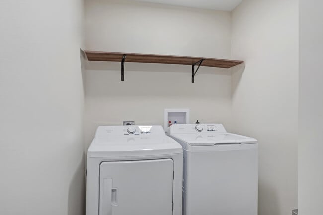 Building Photo - 208 Westridge Dr