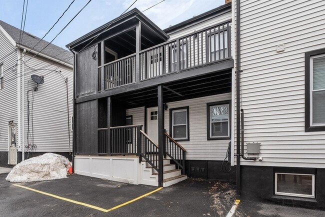 Building Photo - 42 White St