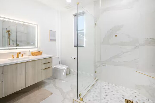 Building Photo - 1372 Peninsula Point Ave