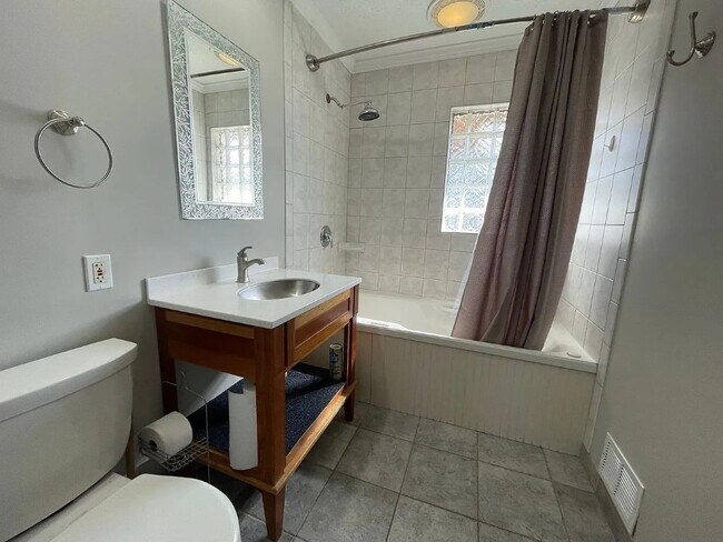 Building Photo - 1067 Long Pond Rd