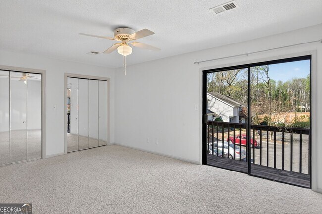 Building Photo - 1 Fairway Dr