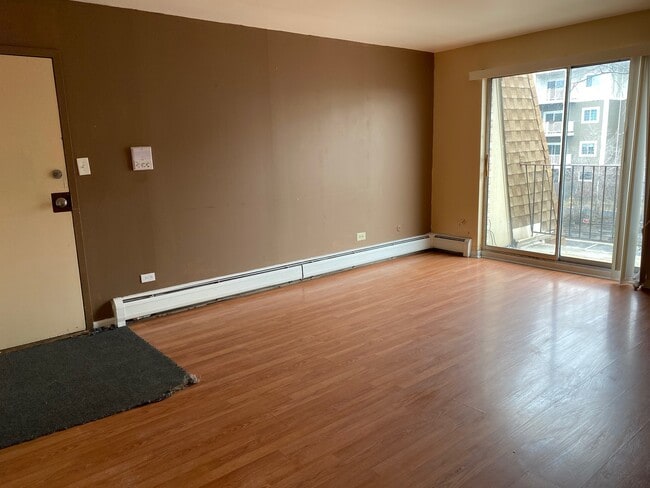 Building Photo - 238 Shorewood Dr