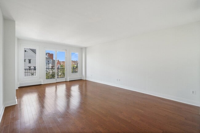 Building Photo - 110 Shearwater Ct E