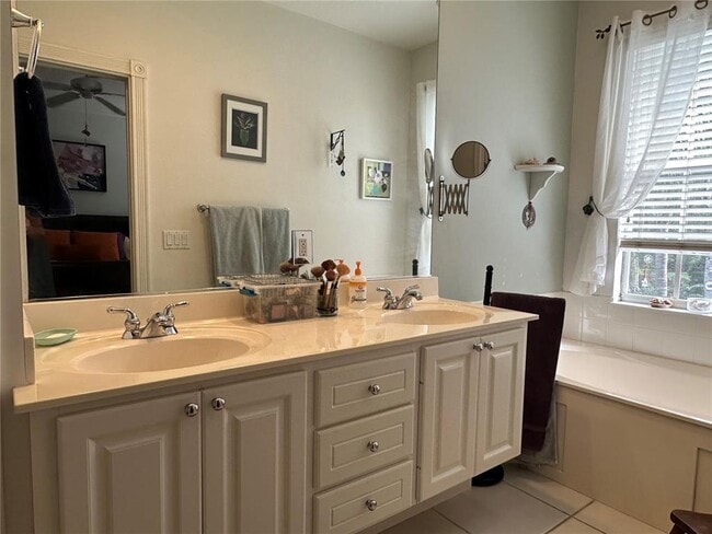 Building Photo - 7896 Farina Ct