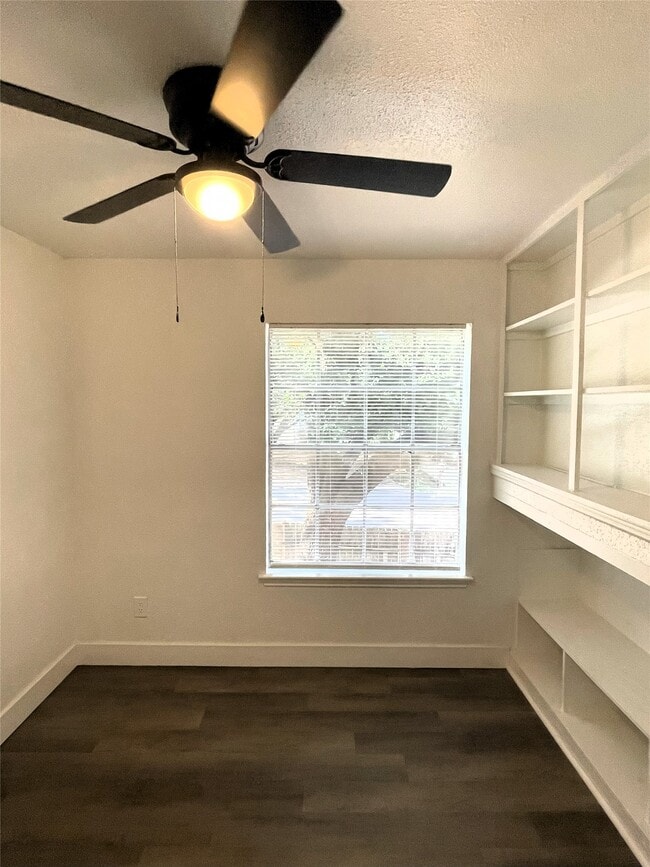 Building Photo - 741 James St