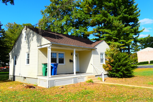 Building Photo - 338 S Parke St