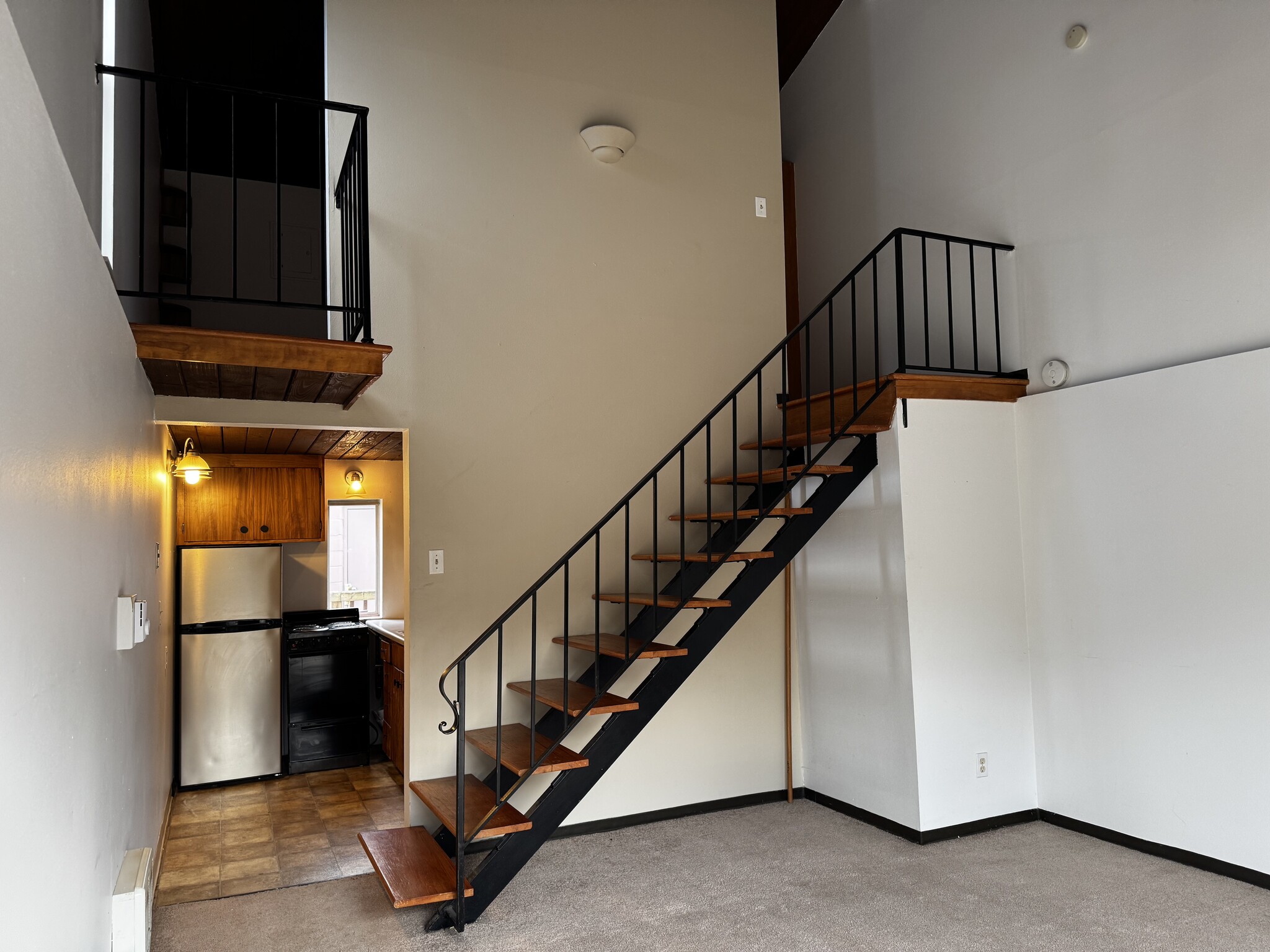 Building Photo - 3246 NE 85th St