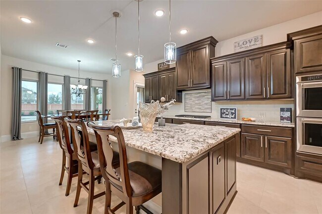 Building Photo - 17519 Galloway Forest Dr