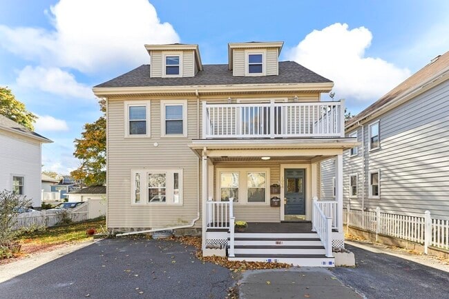 Building Photo - 1004 South St