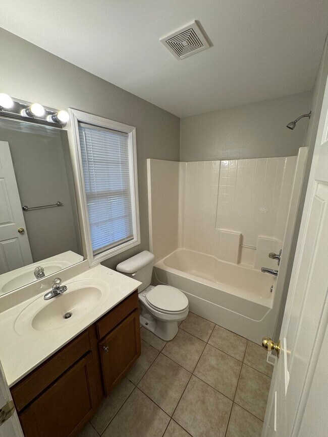 Building Photo - Beautiful 4 bed 3 Bath Home in Heart of Grayson for a Growing Family!