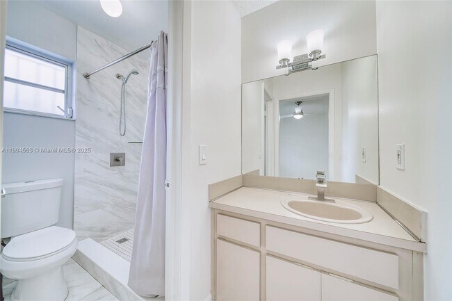 Building Photo - 3258 NW 35th St