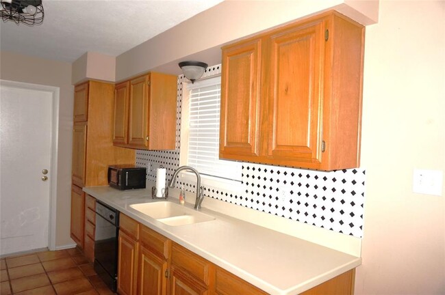 Building Photo - 3718 Glade Forest Dr