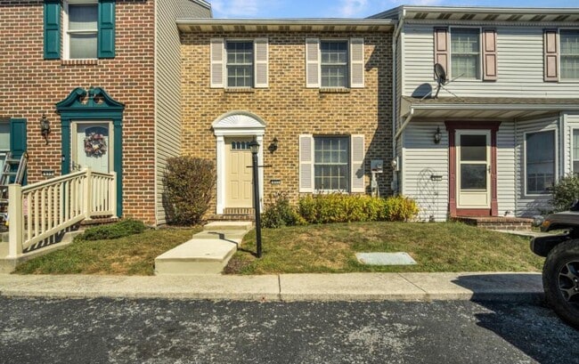 Primary Photo - 653 Park Ridge Dr