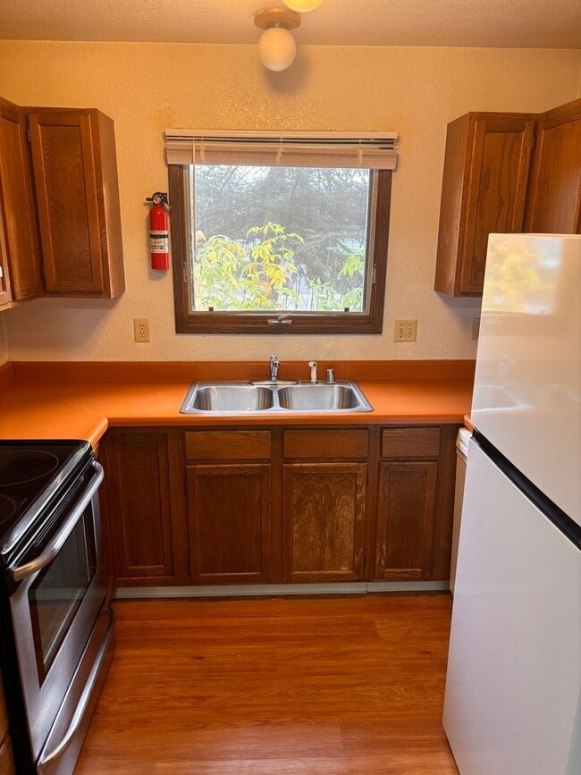 Building Photo - 7340 Bearfoot Cir