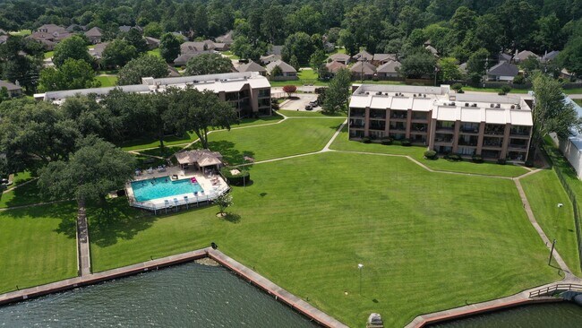 Building Photo - 15575 Marina Dr