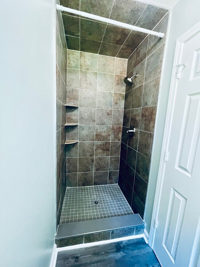 Building Photo - 742 Shoal Cir