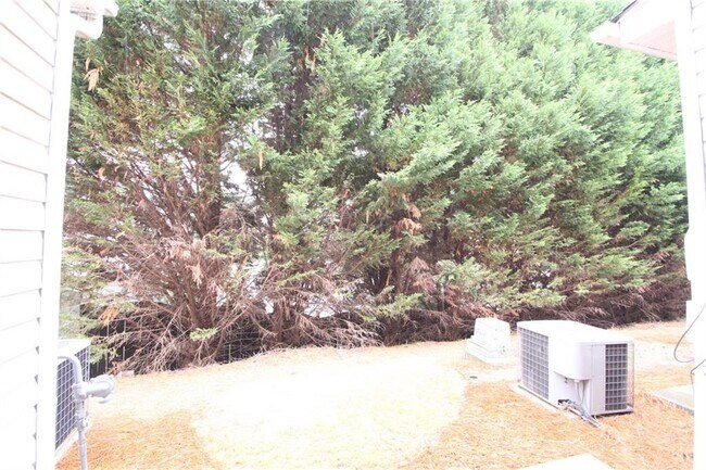 Building Photo - 2729 Heathrow Dr