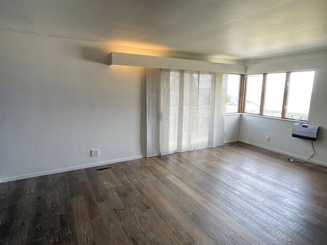 Building Photo - 3030 NW 95th St