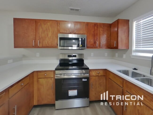 Building Photo - 607 Deer Trail Dr