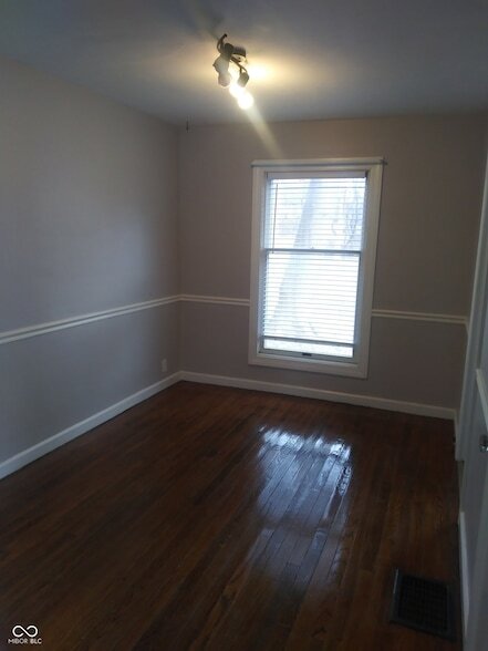 Building Photo - 4923 Carvel Ave