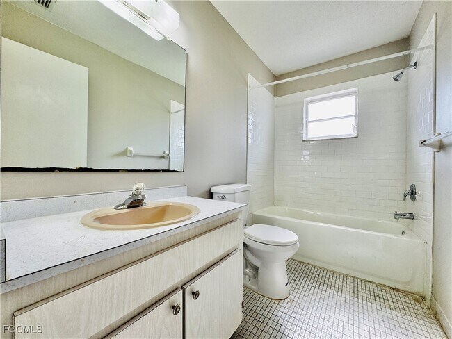 Building Photo - 3619 SE 9th Pl