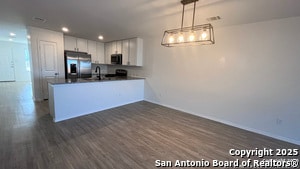 Building Photo - 5474 Daphne Path