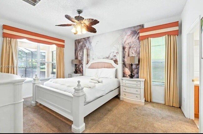 Building Photo - 8520 Sunrise Key Dr