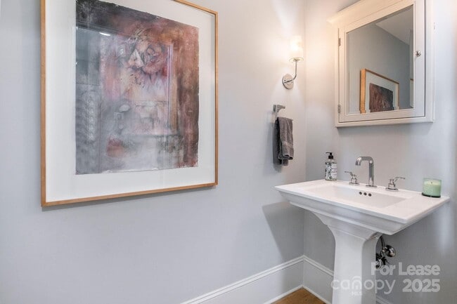 Building Photo - 407 Louise Ave