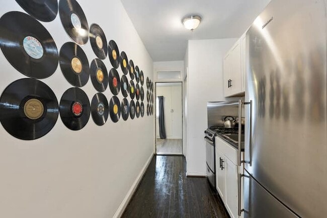 Building Photo - Music