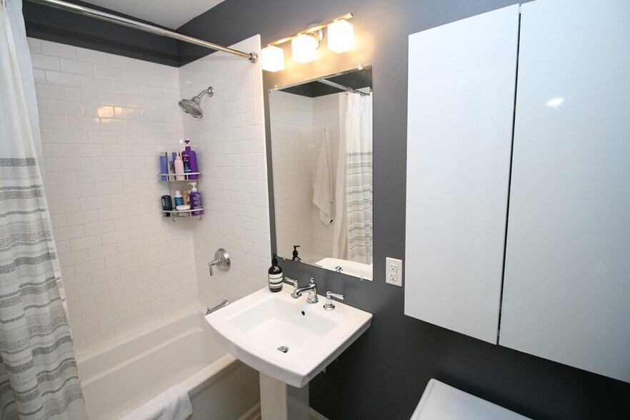 Bathroom - 80 Webster Ave