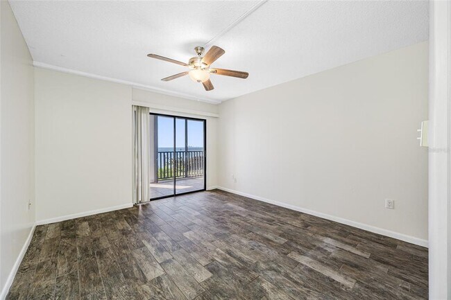Building Photo - 828 Bahia Del Sol Dr