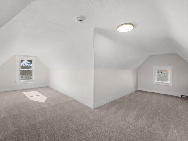 Building Photo - Spacious 5-Bedroom Rental with Backyard & Basement in Millville