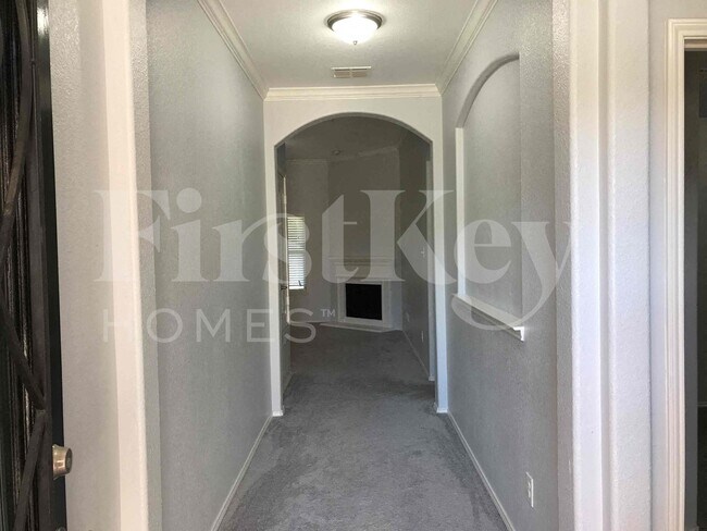 Building Photo - 264 Callaghan Dr